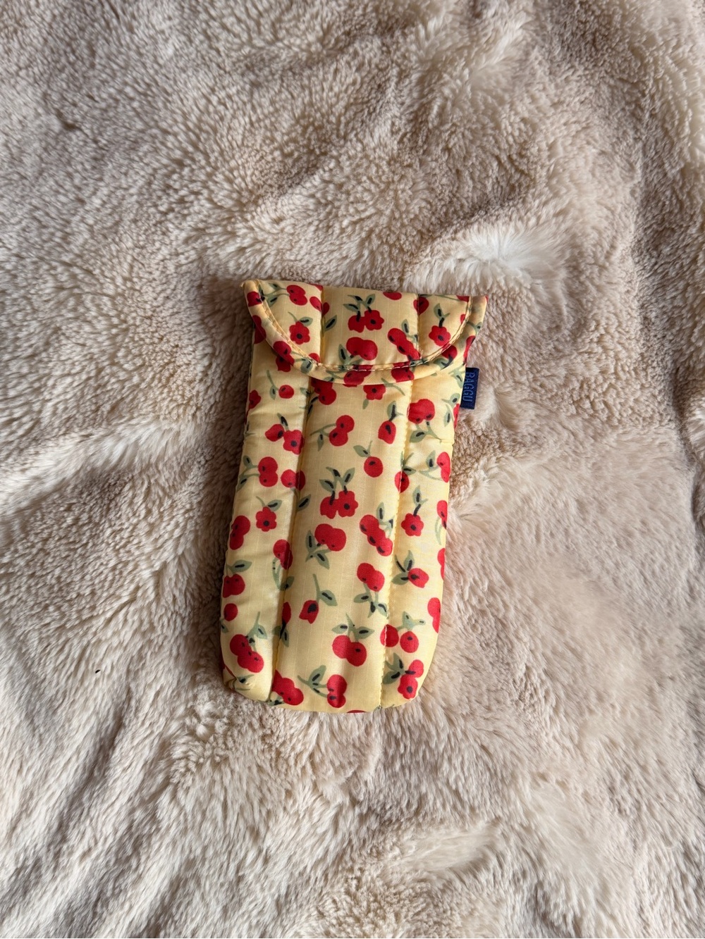BAGGU Eyeglasses Pouch in Cherry Land | UO Exclusive